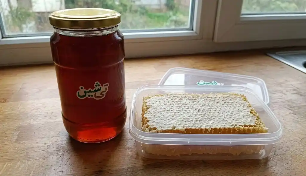 خرید عسل چهل گیاه بدون موم و عسل طبیعی موم دار