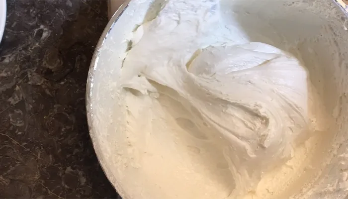 پخت مایه گز تا رسیدن به غلظت مناسب